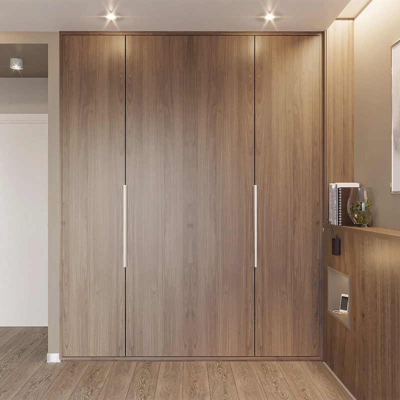 Modern formte ich Pendeltür-Garderoben-Holz masere Bauholz-Furnier-Blatt mit geführtem hellem Luxusschlafzimmer-Wandschrank