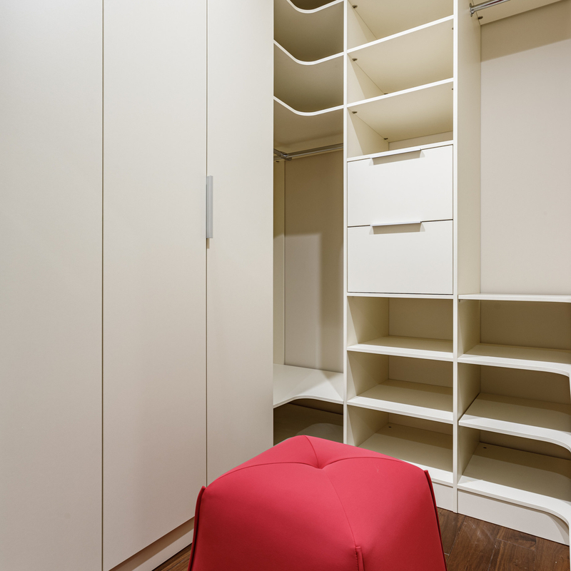 U-förmiger moderner Walkin Wandschrank Ardrobe-Speicher-buntes weißes schwarzes Marine-Blau-Melamin