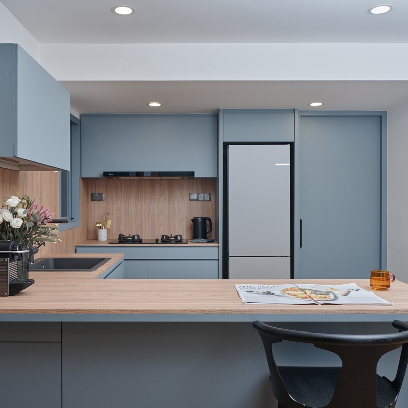 Blaue Lack-Küchenschrank-Holz-Korn-Farbfreie Griff-Küche eingestellt mit Countertop