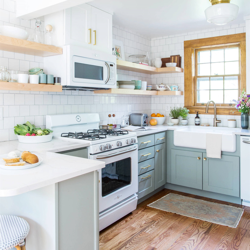 Kleines Küchenschrank-Set mit Spüle im amerikanischen Shaker-Stil, hellblau lackiert, für Cottage
